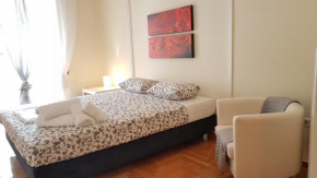 Menta errathens Apartment - Athens Center, 5 BD, 2 BATH